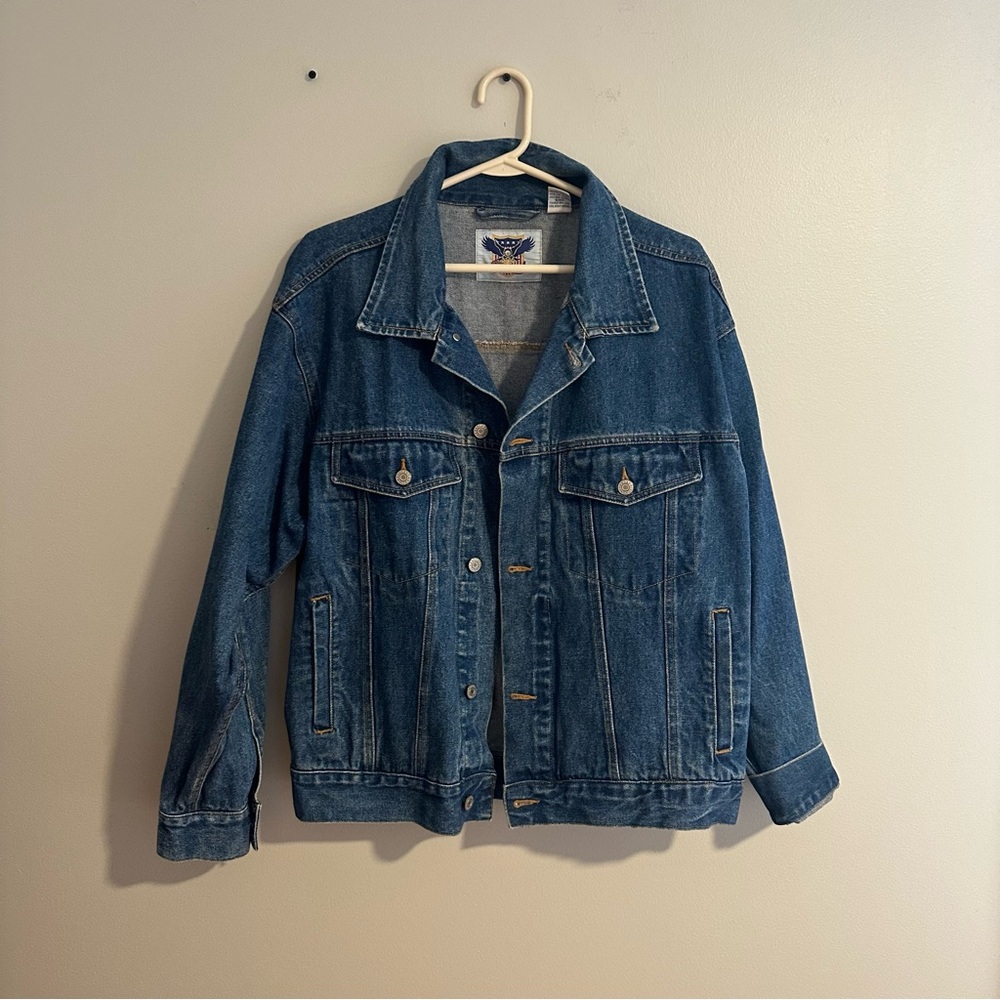 Eagles Landing Classic Blue Denim Jacket
Size: M